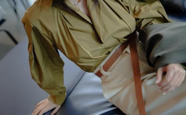 阔腿裤:春季不知道穿什么?我们来“偷”三木的10种新搭配,知性又温柔