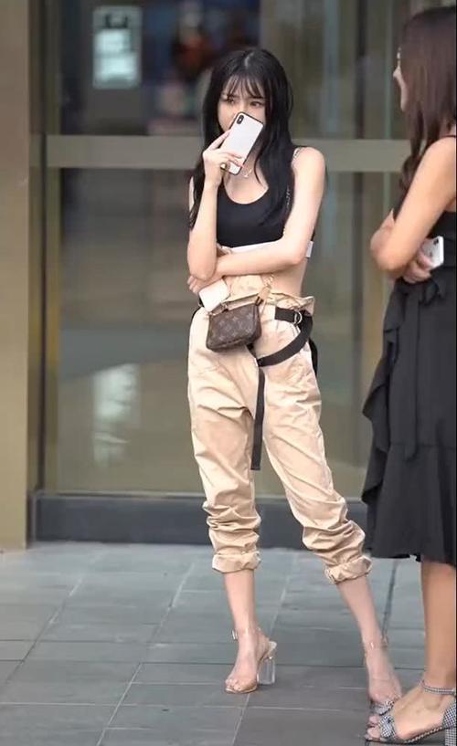 模样水灵小巧的小姐姐，随手一个赞！