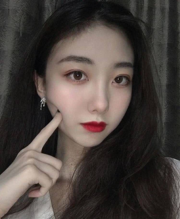  [彭于晏]图片：女孩们的痴迷思维，化妆前找对象很好。化妆后，我想我可以试试彭于晏