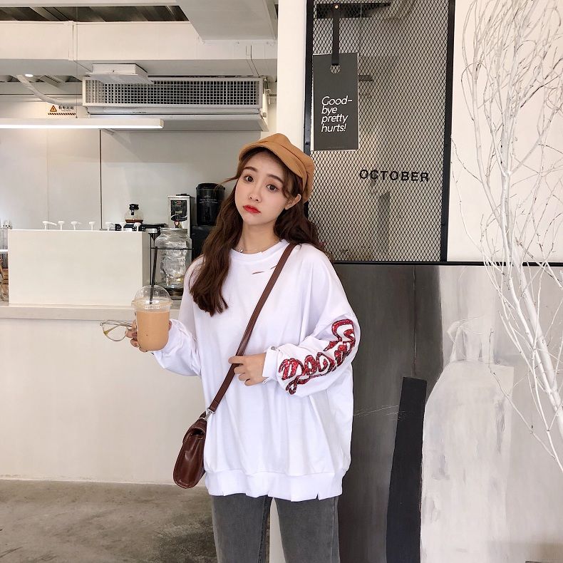 偷偷告诉你，今秋流行“减龄衫”，比裙子还显瘦，潮流时尚美到炸