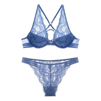 法国女人果真浪漫!文胸都是前开口式的，妙不可言!美的勾人心弦