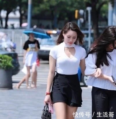 「气质」白色搭配黑色短裙,高端又不失优雅,突出大都市女性时尚气质美