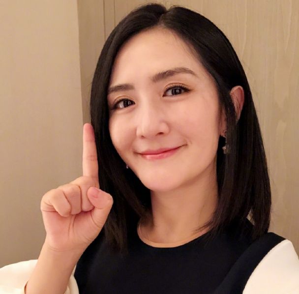 谢娜遭宋祖德炮轰势利眼，网友为其喊冤，晒出张馨予工作室声明