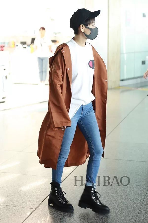 瘦回巅峰的赵薇年轻10岁!白百何这脸是怎么了?【海报街拍】