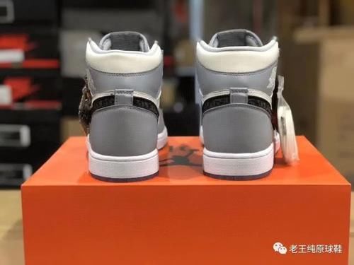 「迪奥」Dior X AJ1大迪奥第一批纯原实拍测评!奢侈品与潮流的联名之作