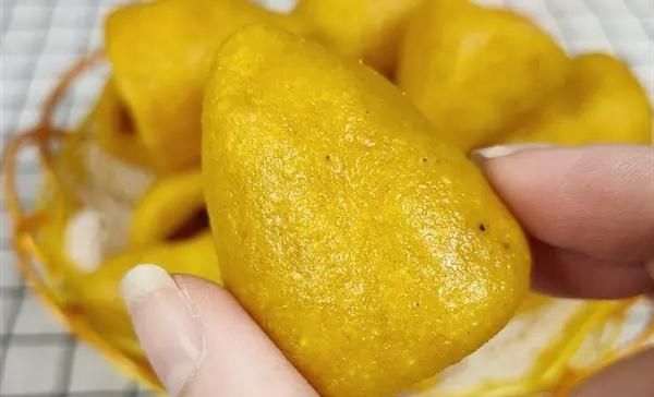  「香甜」窝窝头怎么做才好吃？原来和面有讲究，暄软香甜，出锅比馒头好吃