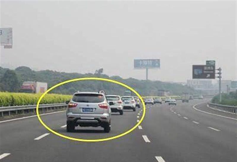  跑高速@为什么说“打死”别买SUV？车主：高速跑一圈就懂了，根本没得比！