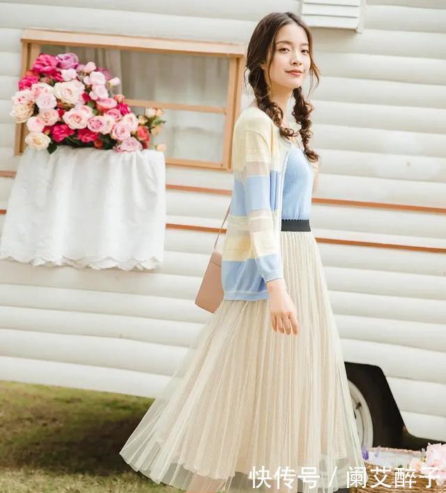 『夏季』夏季,半身裙怎么搭才时髦,这样穿承包