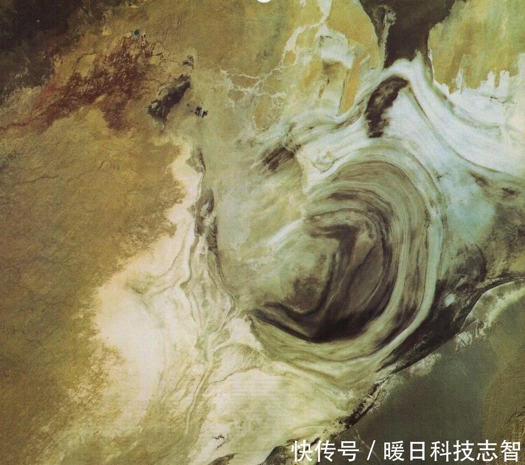  美女■此人是彭加木同事，发现楼兰美女肺中有异物，找到罗布泊