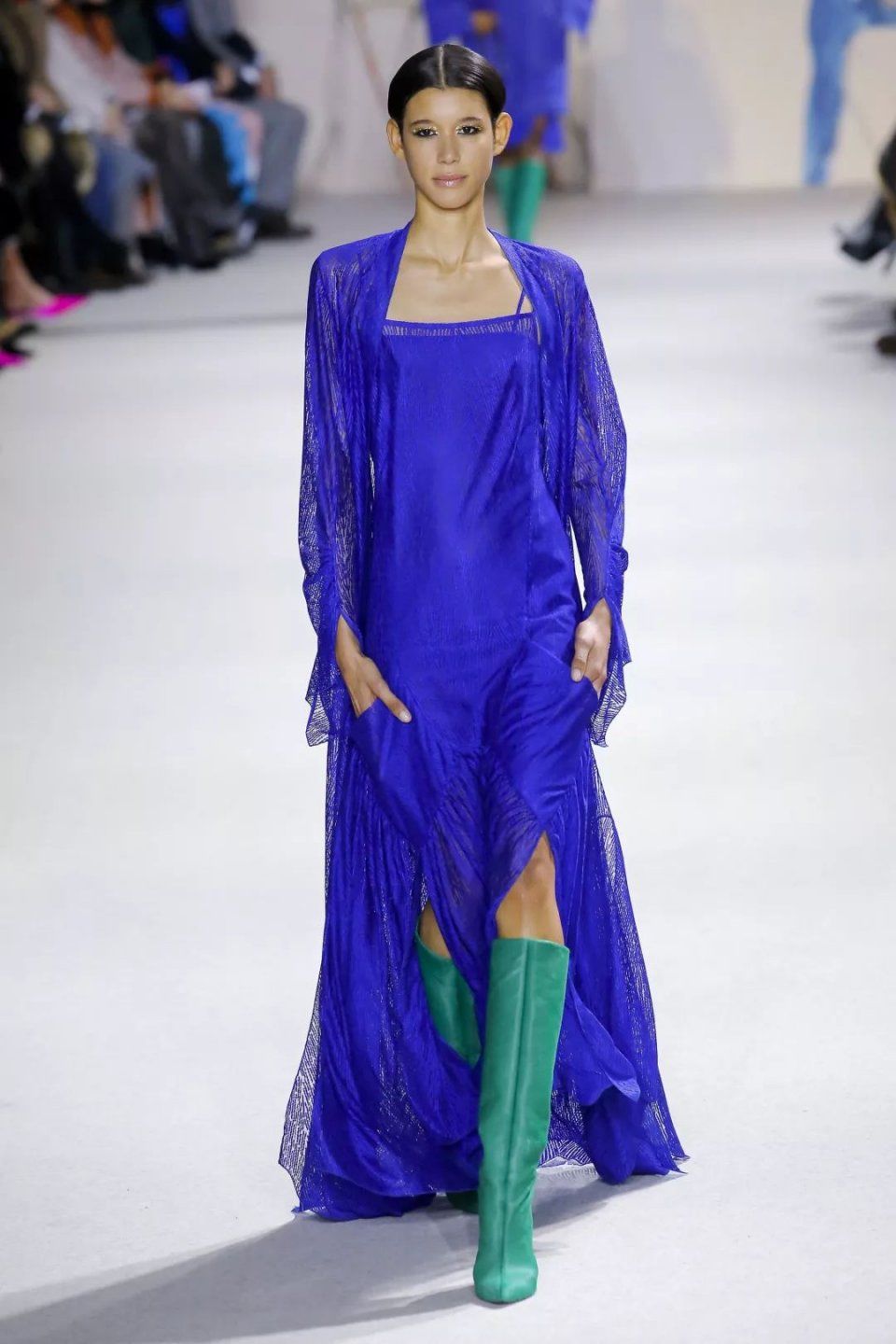 如何才能坐上四大时装周秀场的头排?