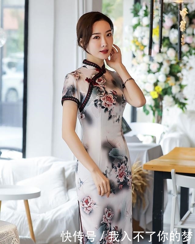 时光■女人要穿得惊艳时光,今春建议这件“旗袍”,优雅又贵气!