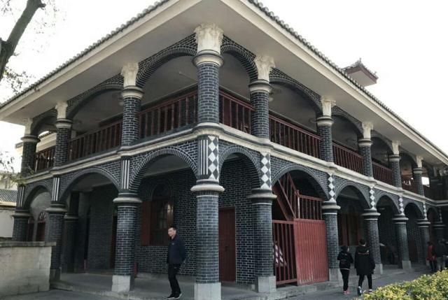  [隐居]最牛钉子户！五代人隐居山洞100多年？政府想扶贫却被他们