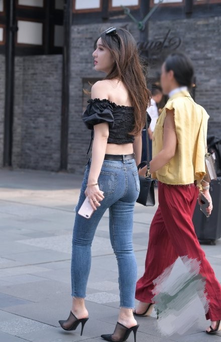 【设计】黑色网纹高跟鞋, 最能彰显出成熟女性的性感魅力