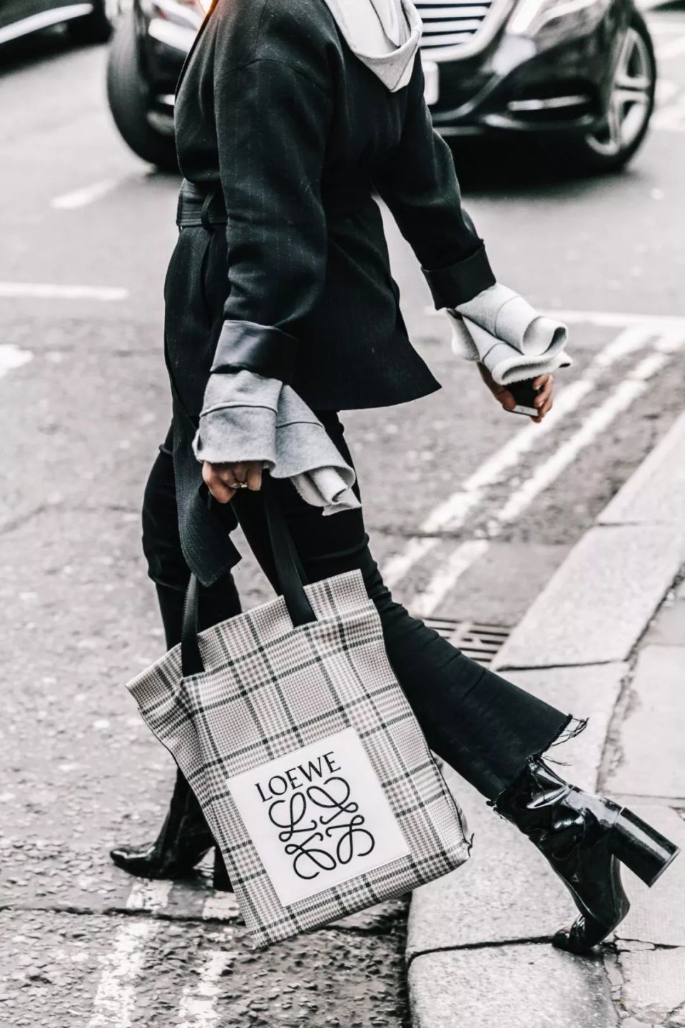 入秋这两个颜色穿在一起=很贵!