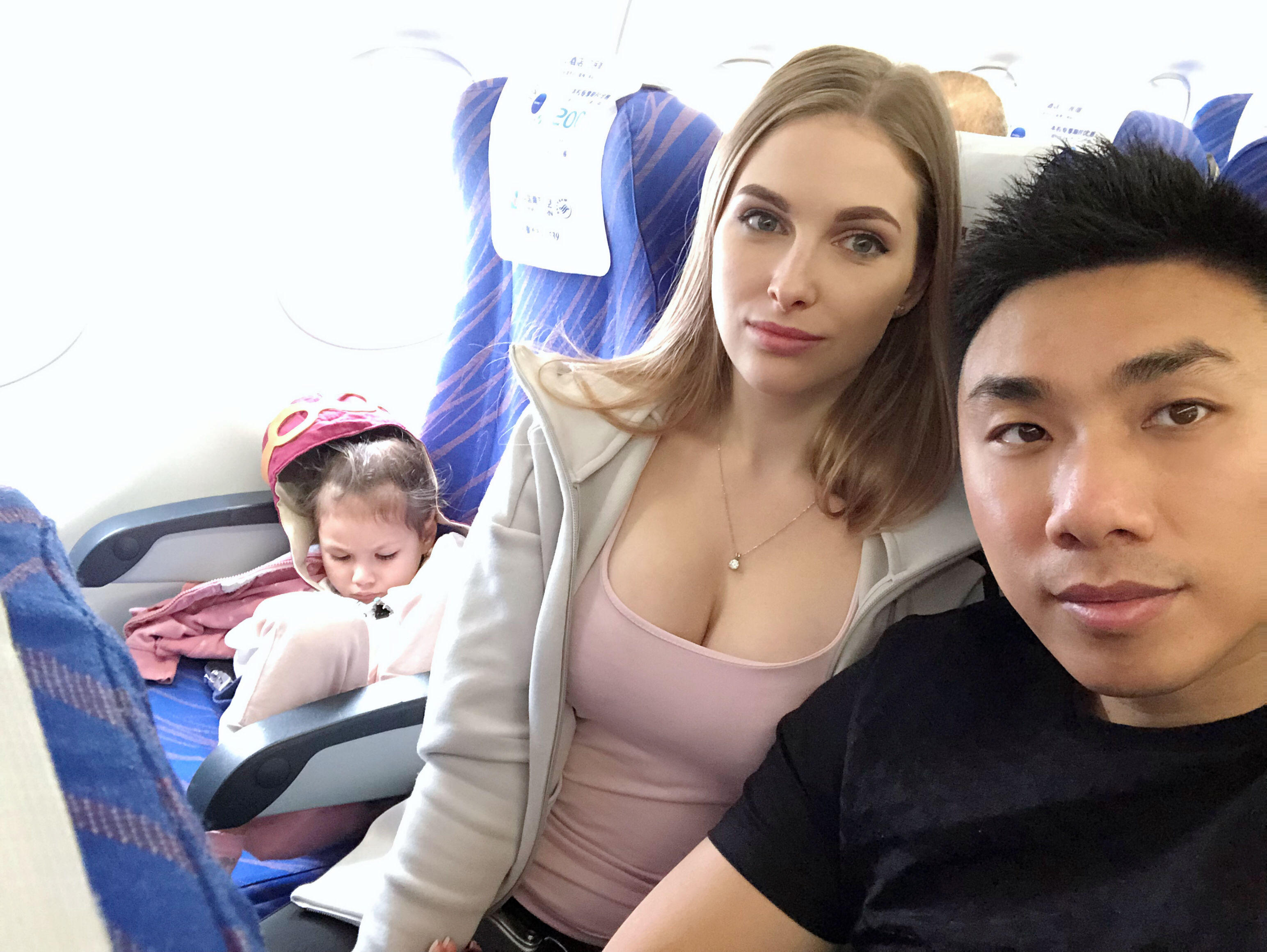 【乌克兰媳妇】性感优爱斯基躲避乌克兰大雪，自驾三亚拍火辣大片