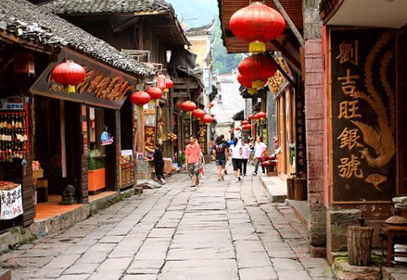  「GDP」中国“关系最铁”的2个省，GDP相差1万多亿，两地人却互