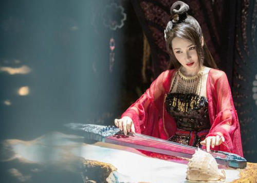 继扑哧君后，《香蜜》又出现一位“整容脸”，网友：假的不像话！