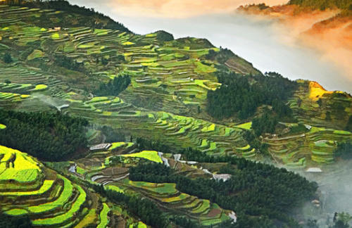 看山看云看梯田，人间仙境南尖岩
