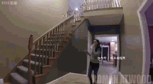 姑娘，你这件衣服可花了不少心思吧！穿出了女王的气质