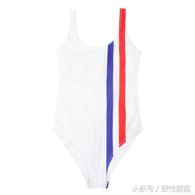 选对泳衣，才能在海边美得光芒四射