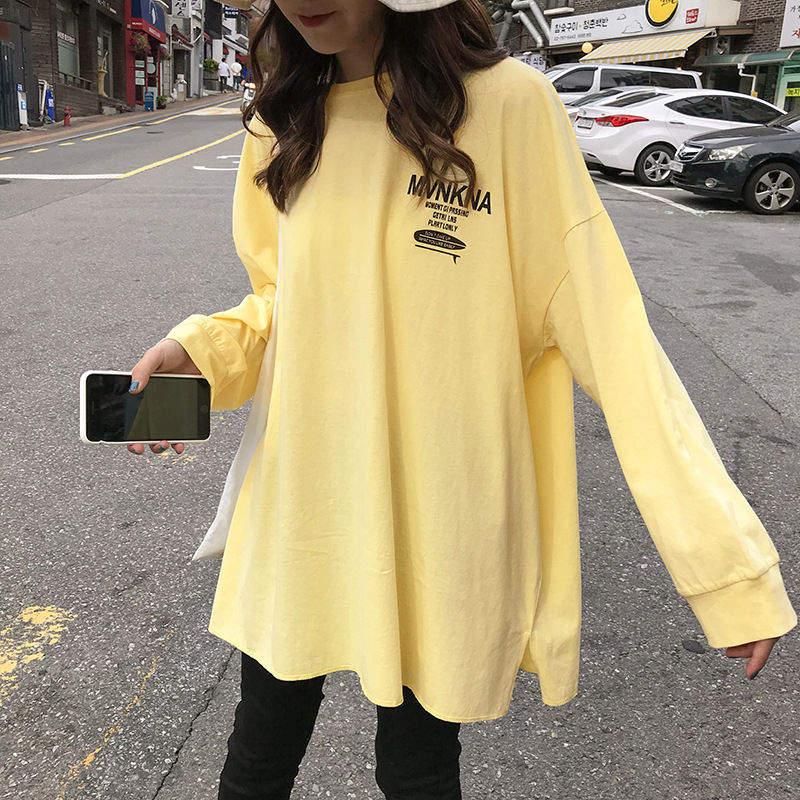 膝盖怕受凉的女人有福了，穿上这针织外套!保暖还美嫩