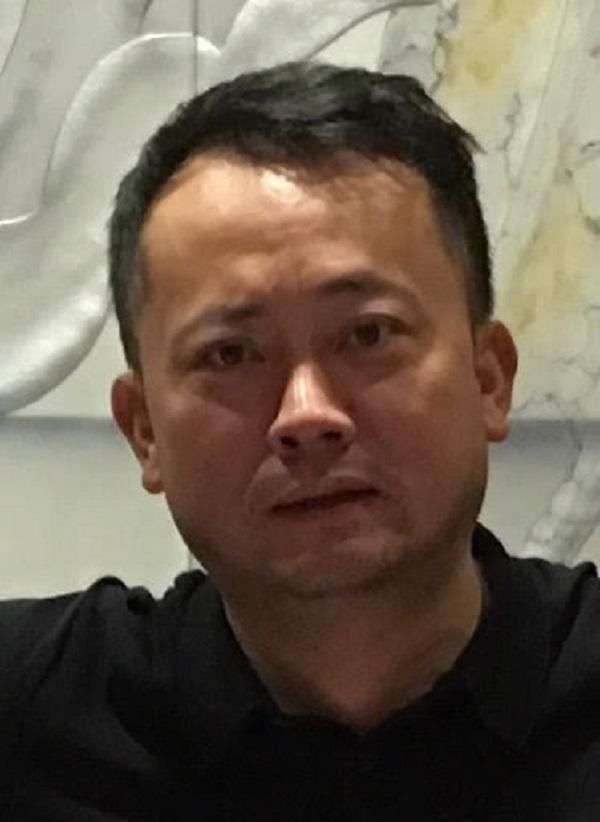 “某某”受访戳穿周立波谎言，称他的话才可信，网友:都要凉