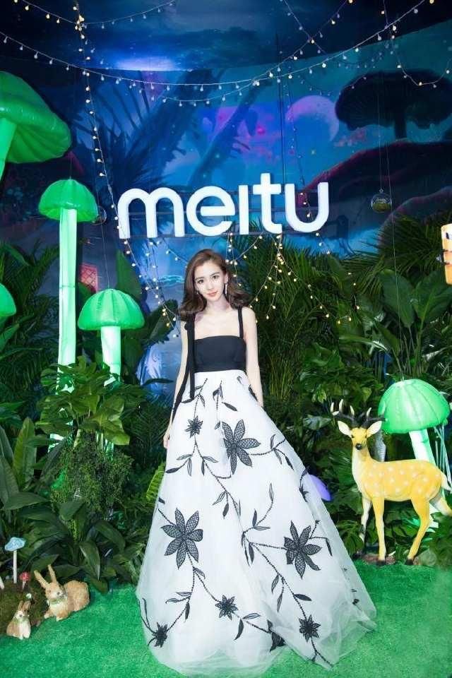 杨幂和baby同框未P照片流出，网友口水直流