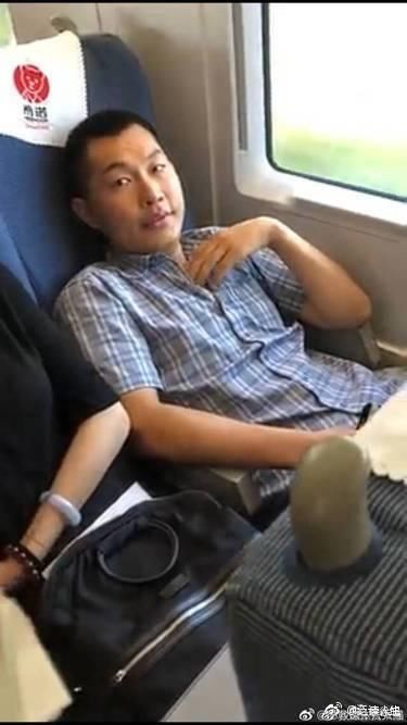 社科院博士高铁霸座，中科院却无奈躺枪，心疼!网友看清楚再喷!