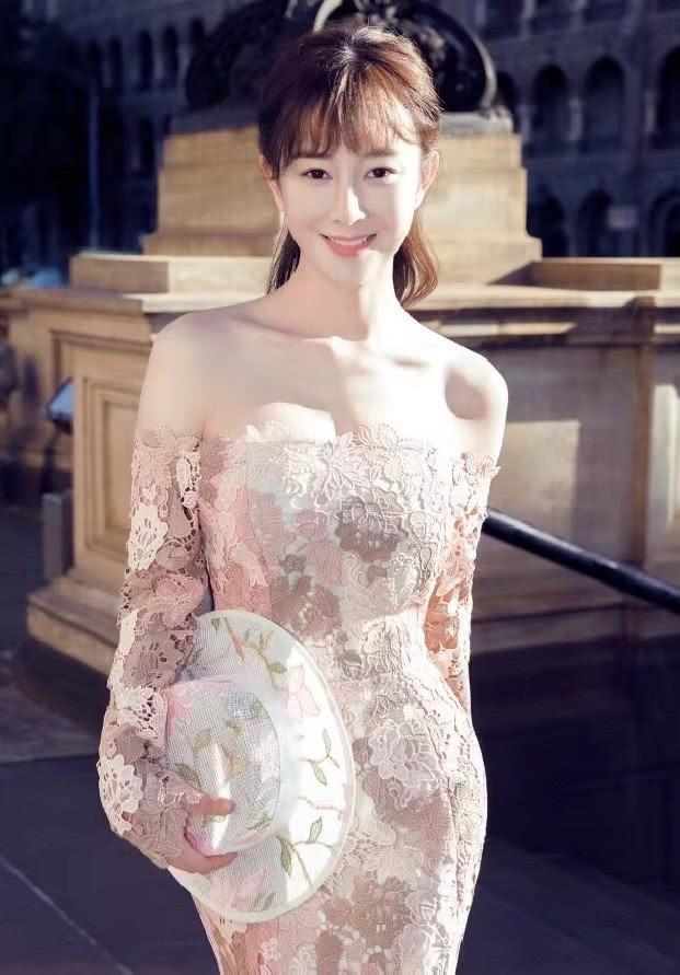 张檬的身材真不是盖的,穿鱼尾裙看得我眼睛直发光,贵妇即视感!