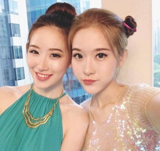 女人要么白要么丑?学学下图女人，三伏天皮肤水嫩，晒不黑