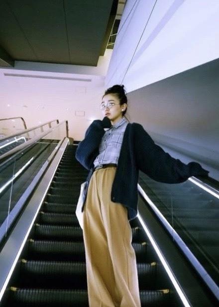 『时髦』不会吧?你还在穿阔腿裤?今年流行的是它!比阔腿裤时髦多了!