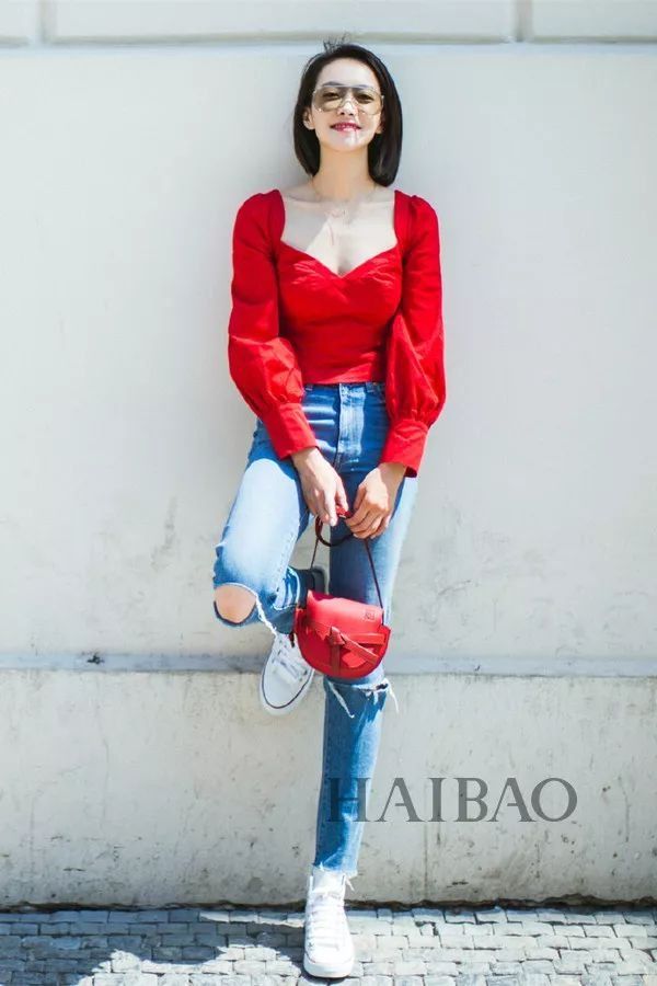 厉害| 今年最最最流行的小方领，时髦的同时居然还能显脸小!