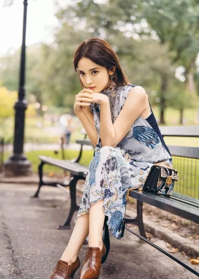  「印花图案」2020春天，穿印花的女人最迷人！