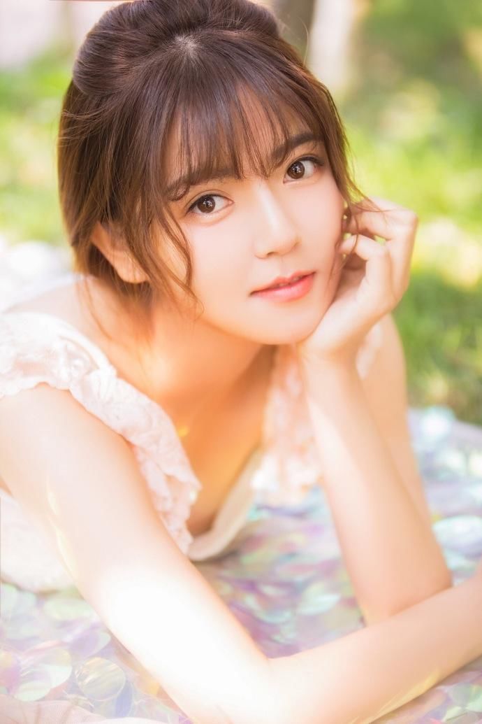 性感甜美少女透视薄纱撩人写真图片