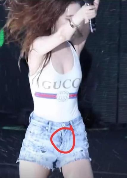 李宣美湿身台上热舞，深V私服似泳衣，展现性感身材！