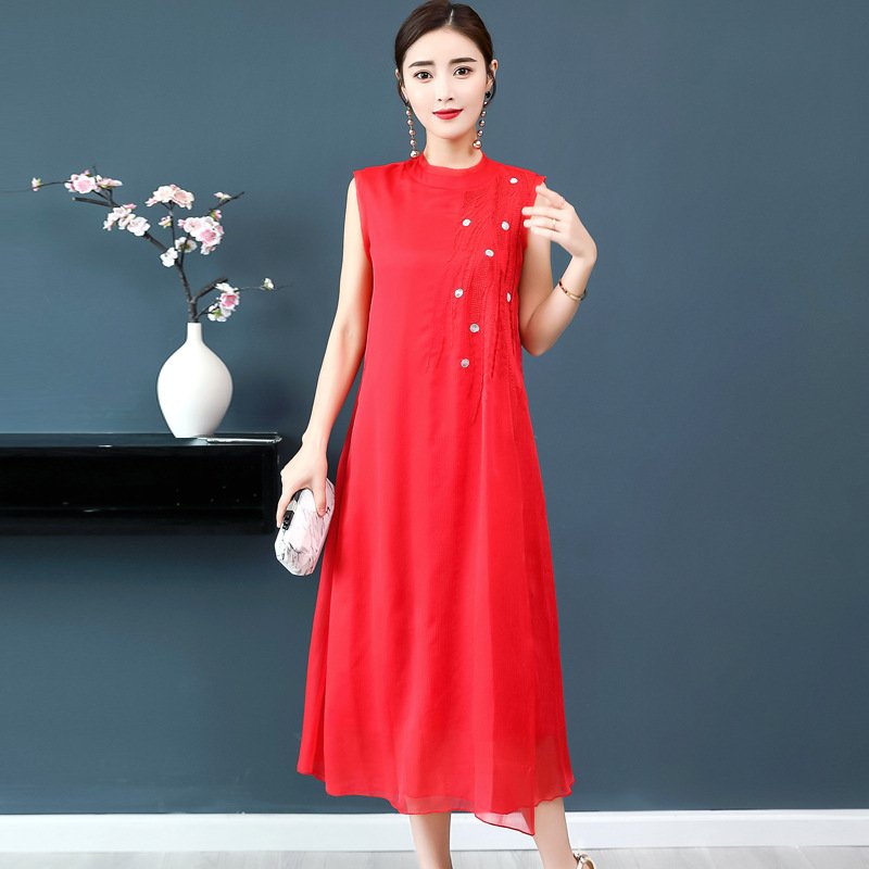 30岁老婆穿这连衣裙，好看不说，还性感的要命，我马上买几件回家