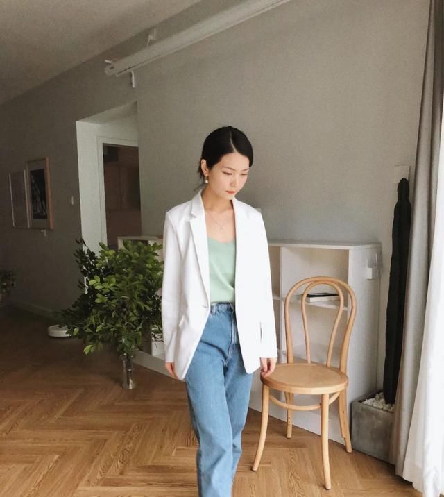  会显得■一衣多穿如何让条纹衬衫穿的不过于休闲