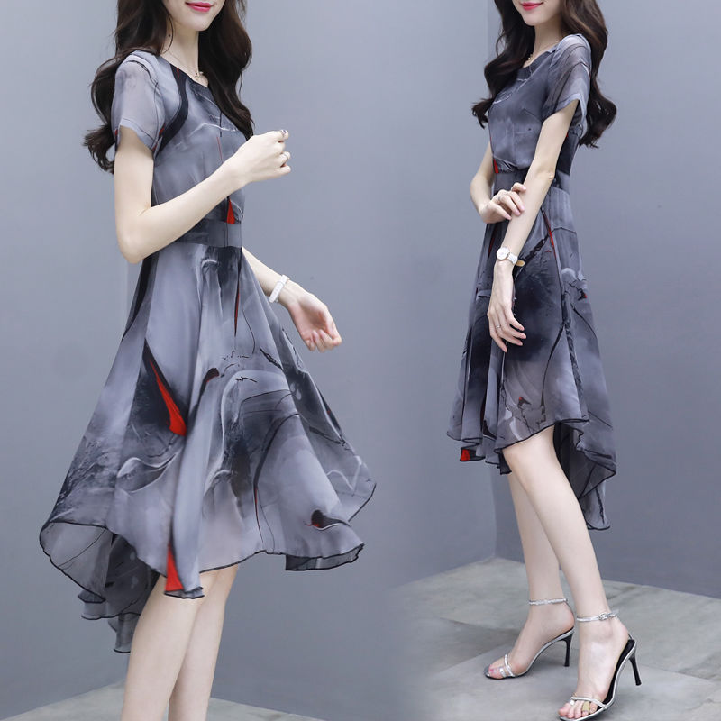 如今的女人真会穿,统统不穿裤子,只穿这”冷风裙“,美到犯规