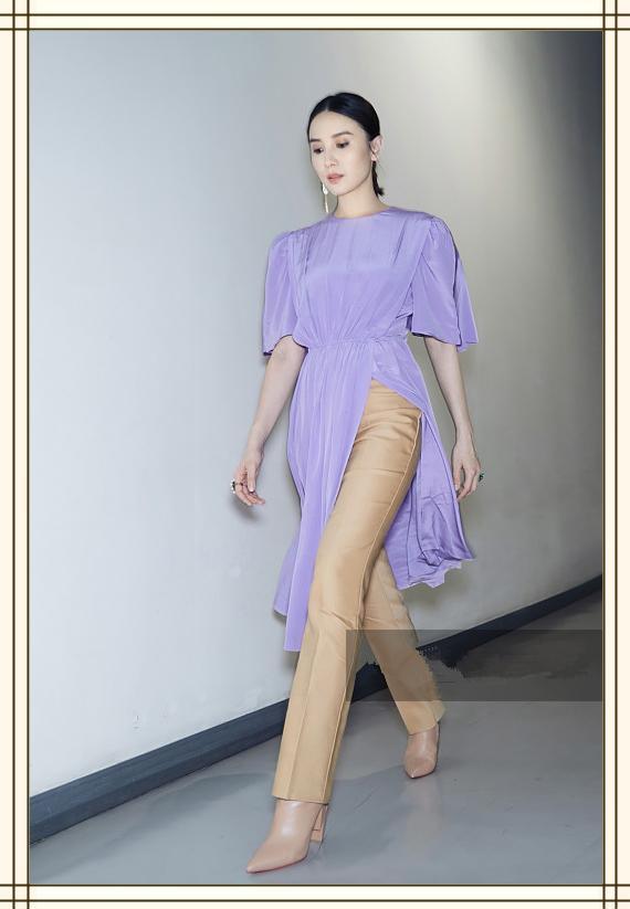 宋佳气场炸裂!开叉裙里套长裤居然不丑,网友:老奶奶不服就服你