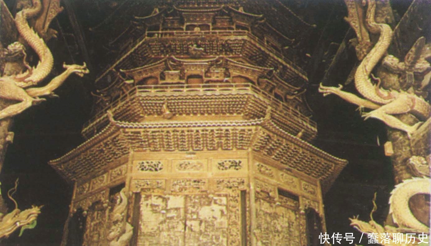 深山里的“龙宫”,雕刻了9999条龙,酷似紫禁城,真奢侈!