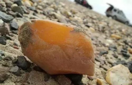 新疆人捡石头的最美季节又到了，教你在16个不同的地方捡石头！有