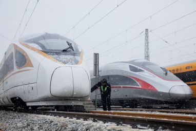 颜值更高了，快来看看北京雪中的“和谐号”“复兴号 ”~