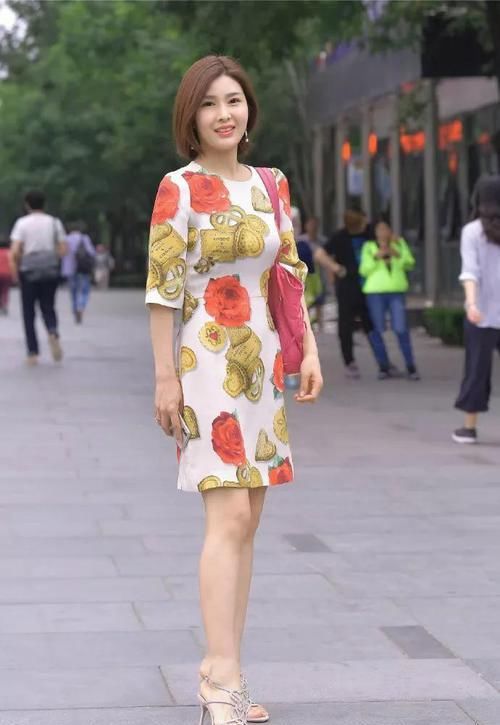  吊带|时尚高跟鞋穿搭，展现出女生的优雅的姿态