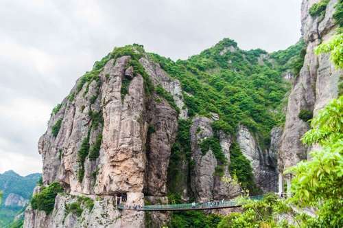 浙江最“险峻”的景区之一，恐高者最怕来，来过的人却都不后悔!