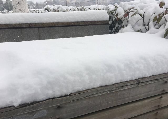 暴雪寒潮“双解除”！2018年降雪即将结束，“跨年”中雪在这里