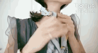 不能当首饰的腰带不是好丝巾,万能胶单品了解一下?