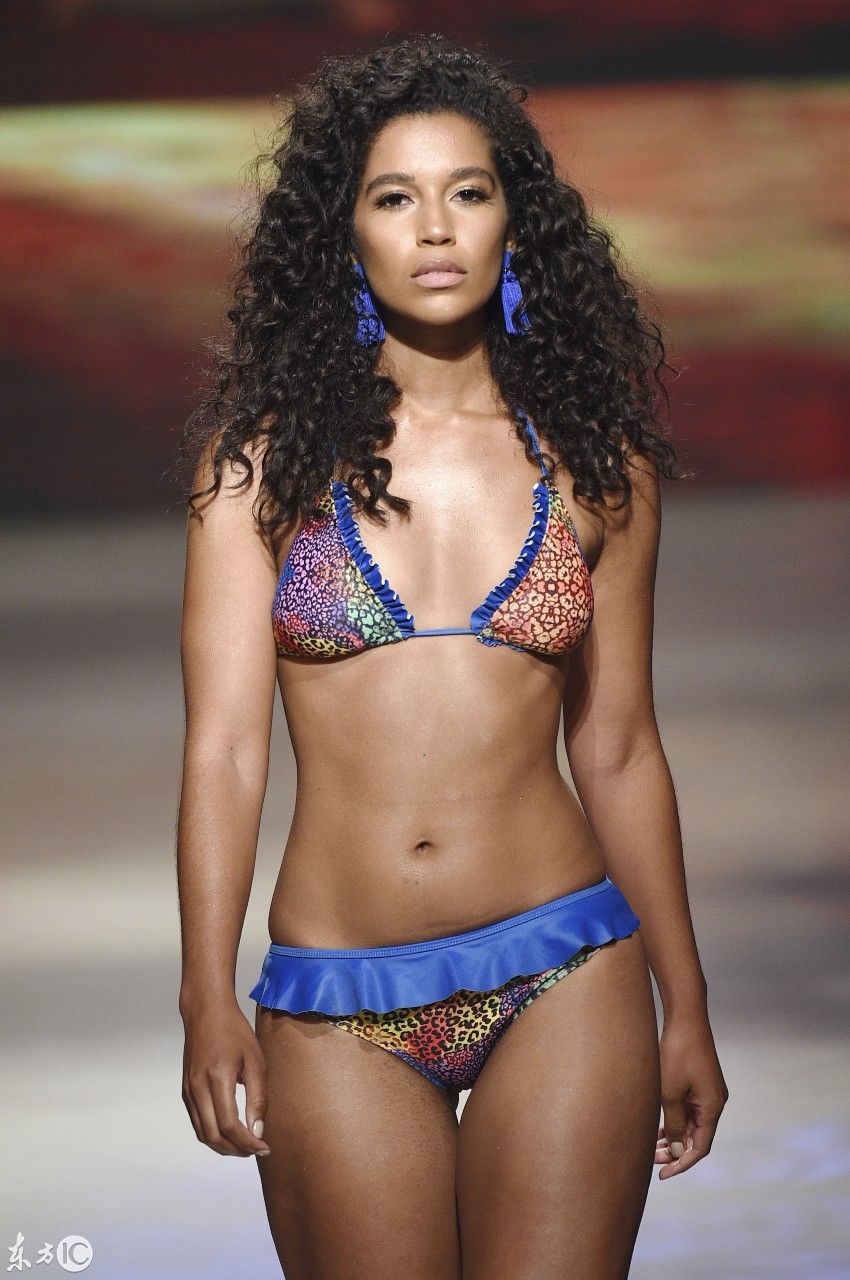 这个夏天,世界级模特教你怎么穿