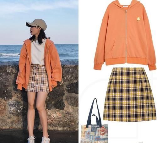 宽松:春季卫衣搭配短裙,甜美又减龄,日常或是逛街穿着青春少女感满满