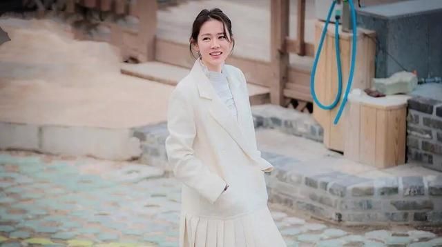  【气质】“大龄女生”有这3种打扮抓紧改掉,显老没气质,男人也不喜欢