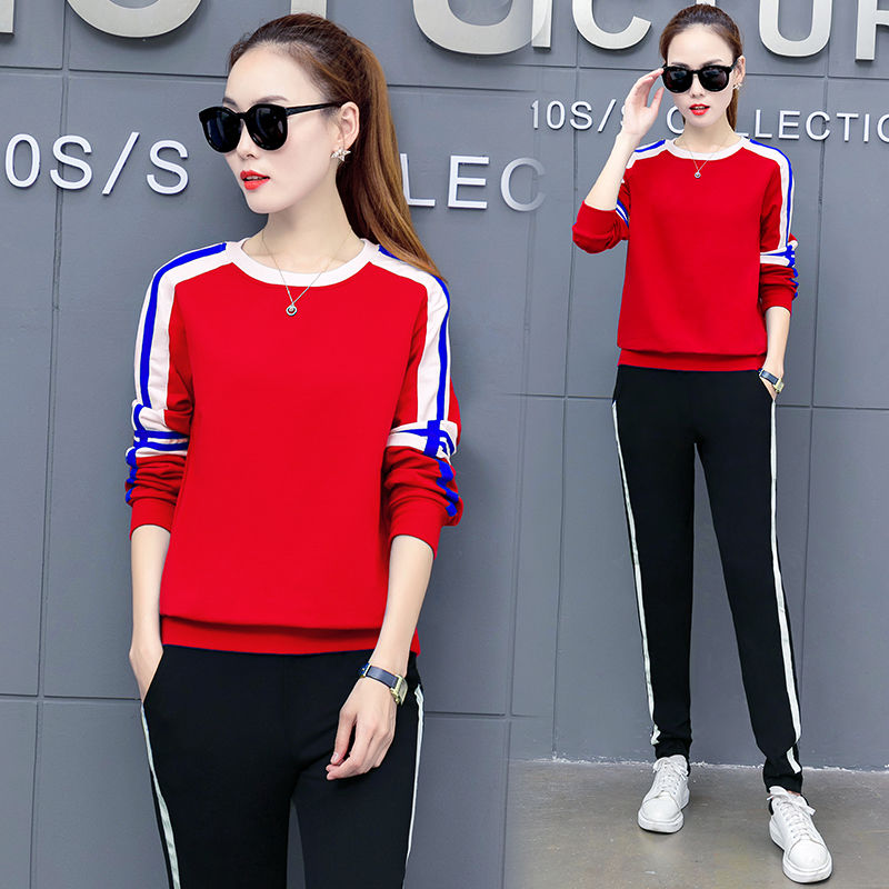 今年流行的运动套装，穿上年轻15岁，上身减龄洋气美极了